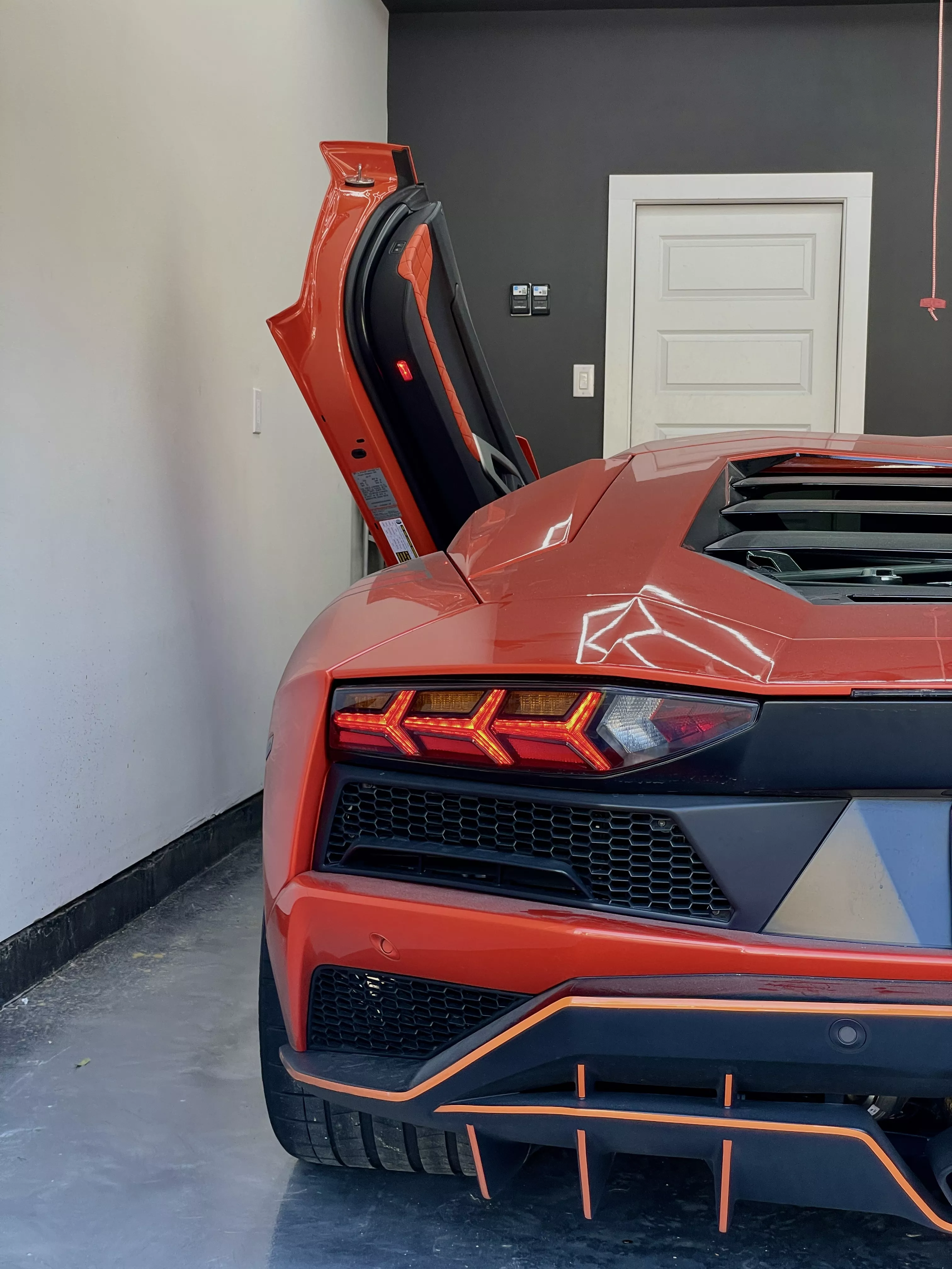 Revuelto vs. Aventador: Kaufberatung & Investment-Guide 2026
