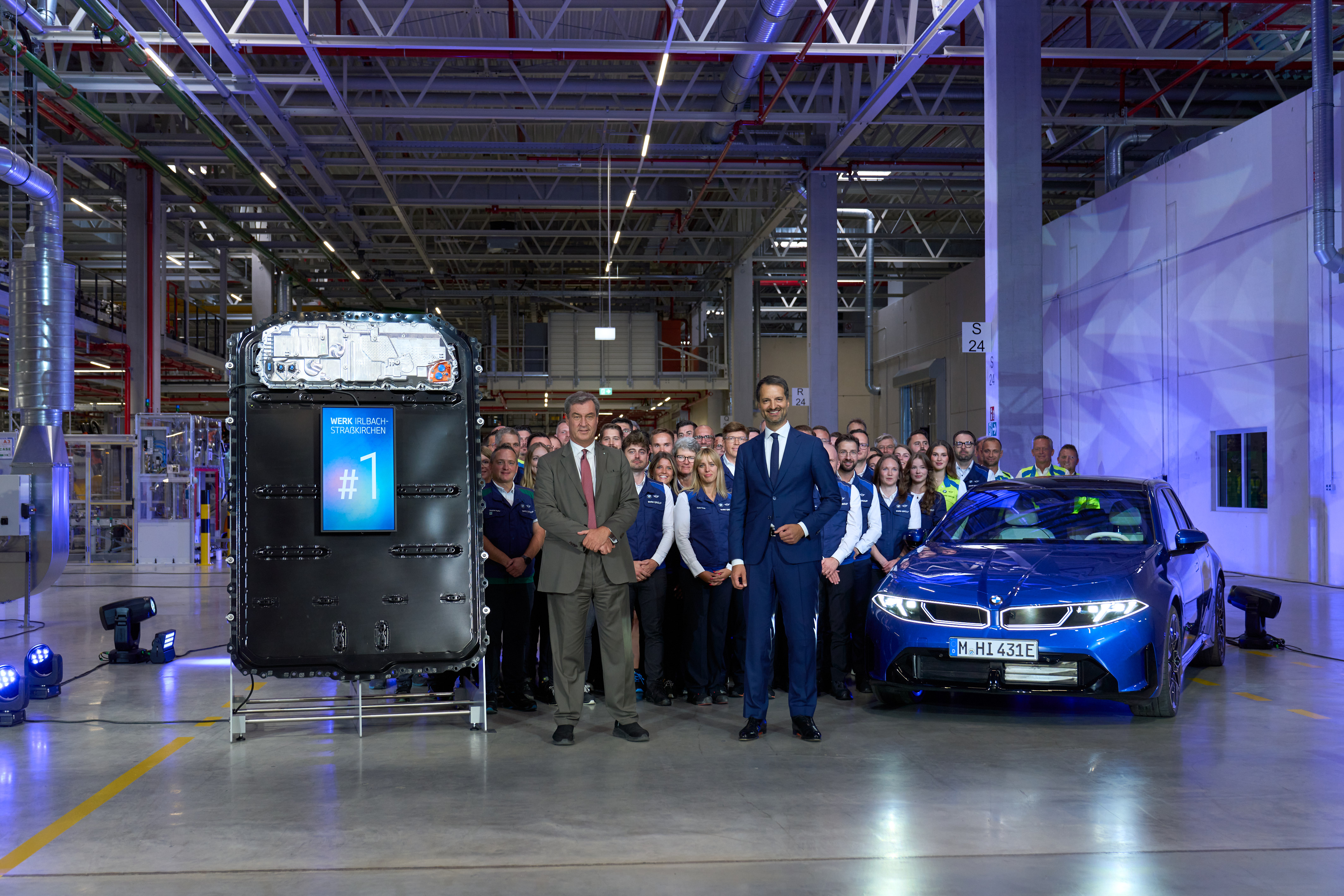 BMW 3er in der Stadtlandschaft – Vergleich zwischen Elektro- und Verbrenner-Modellen