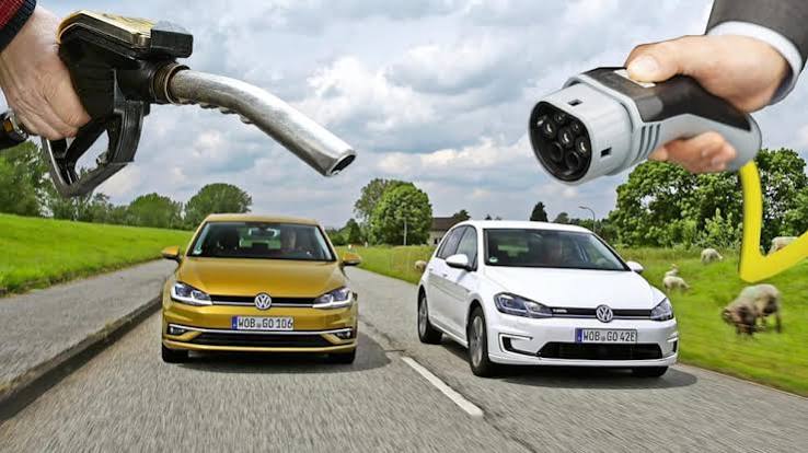 Elektroauto-Ladestation – Symbol für den Wandel der Automobilindustrie hin zur Elektromobilität