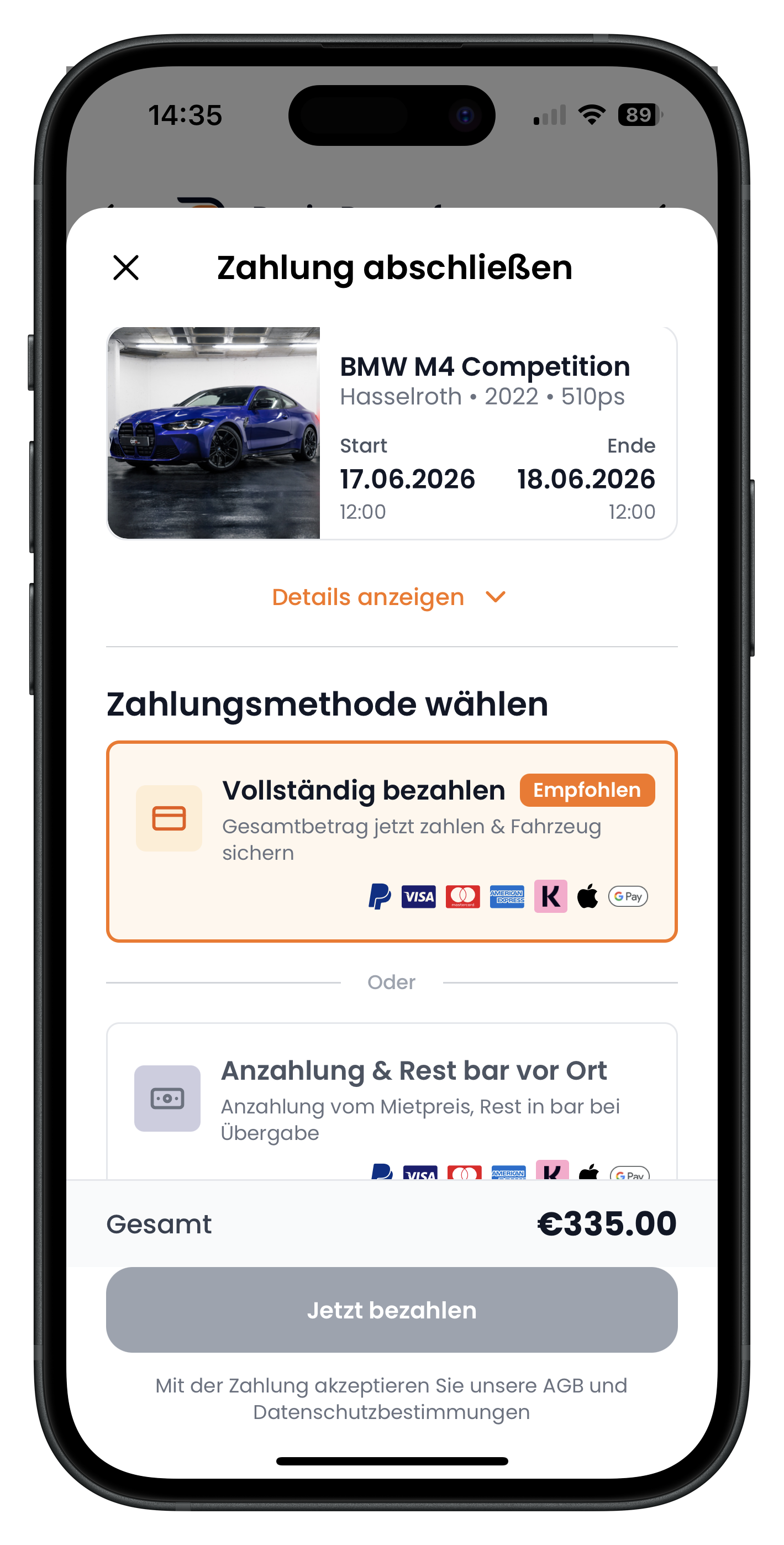 Seite Zahlung abschließen mit den Optionen Vollständig bezahlen und Anzahlung & Rest bar vor Ort für einen BMW M4 Competition