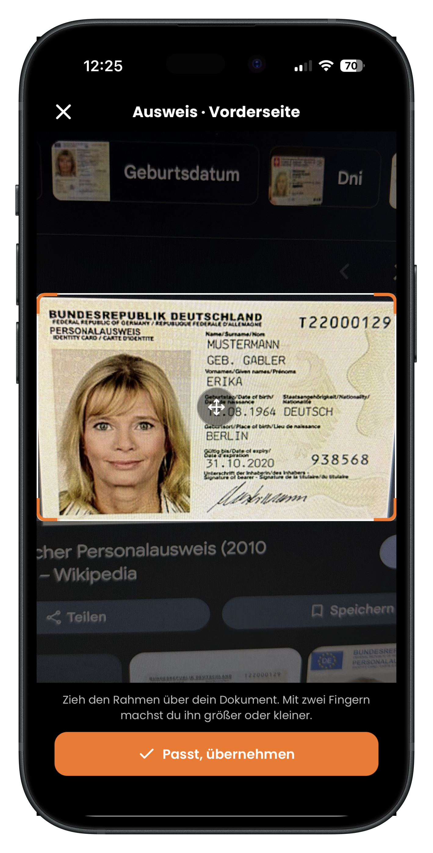 Zuschneide-Ansicht mit orangefarbenem Rahmen über dem Ausweis