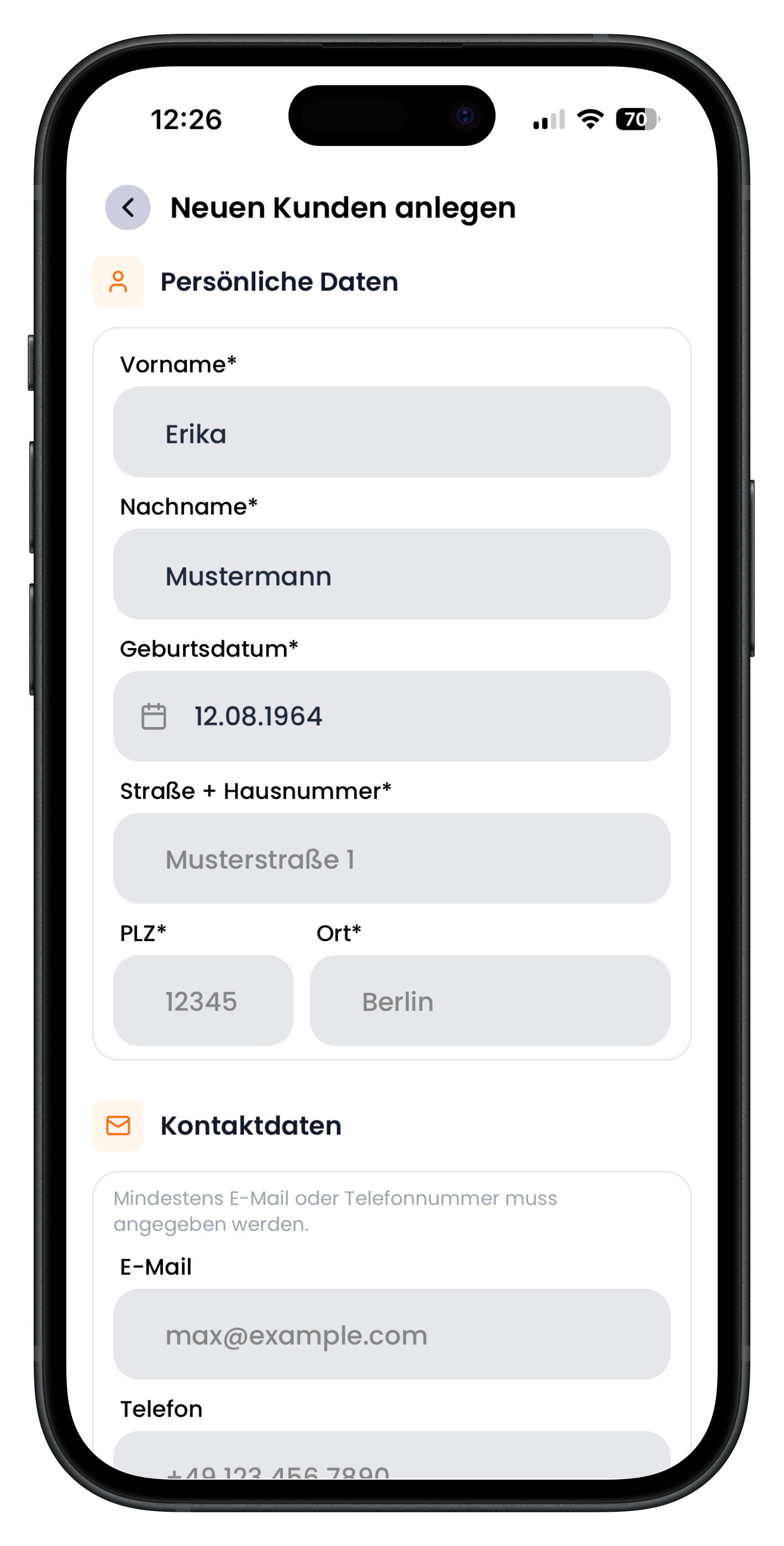 Formular mit automatisch erkanntem Namen und Geburtsdatum sowie leeren Adressfeldern