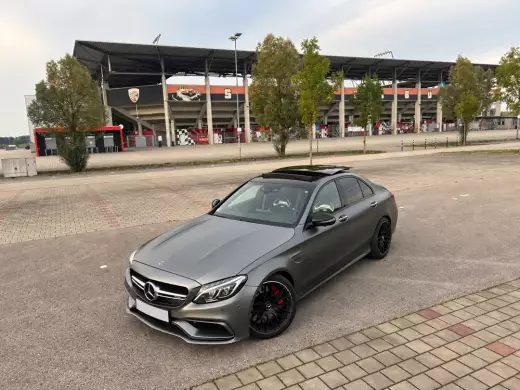 KM FREI Mercedes C63s AMG– 510 PS V8-Biturbo Limousine