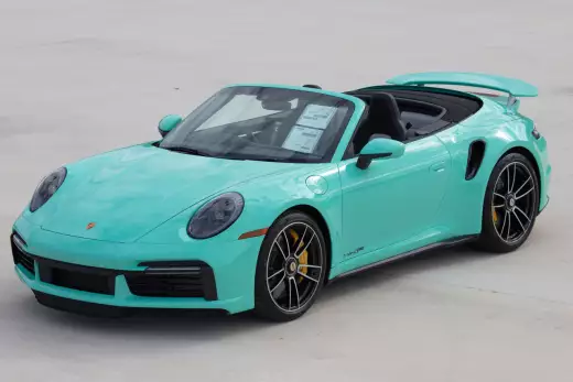 Porsche 911 Turbo S Cabrio – 650 PS Supersportler in Türkis