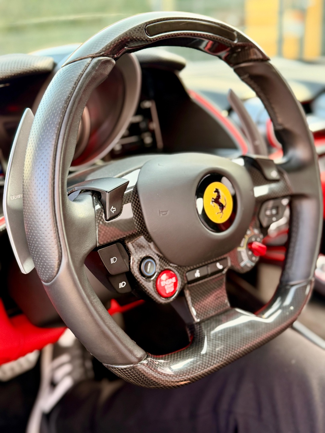 2017 Ferrari null Innenraum Cockpit - Mieten in Klosterlechfeld