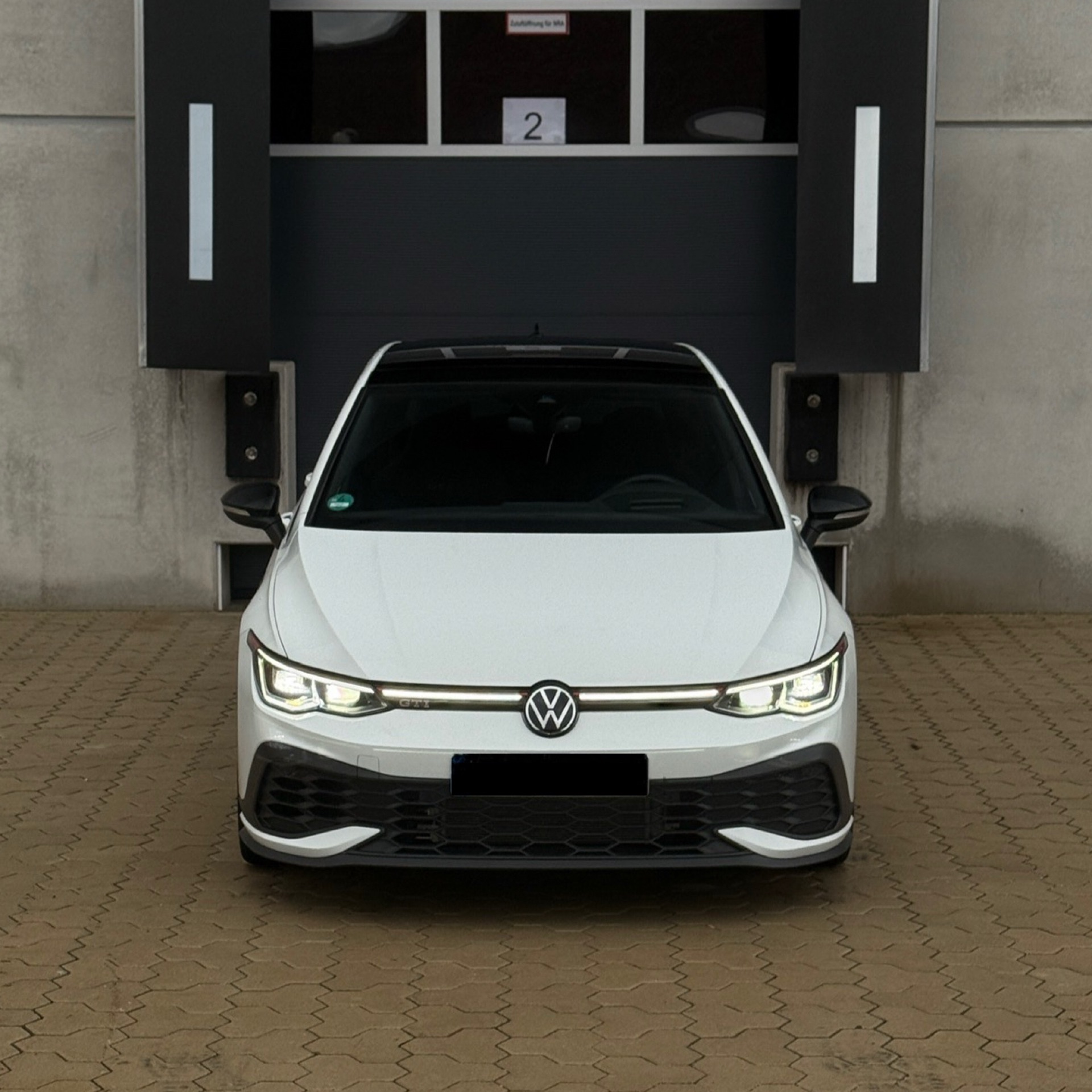 2022 VW null Frontansicht - Mieten in Düsseldorf