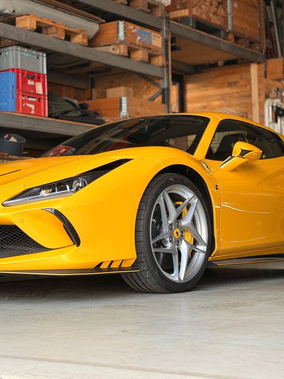 2023 Ferrari null Rückansicht - Mieten in Klosterlechfeld