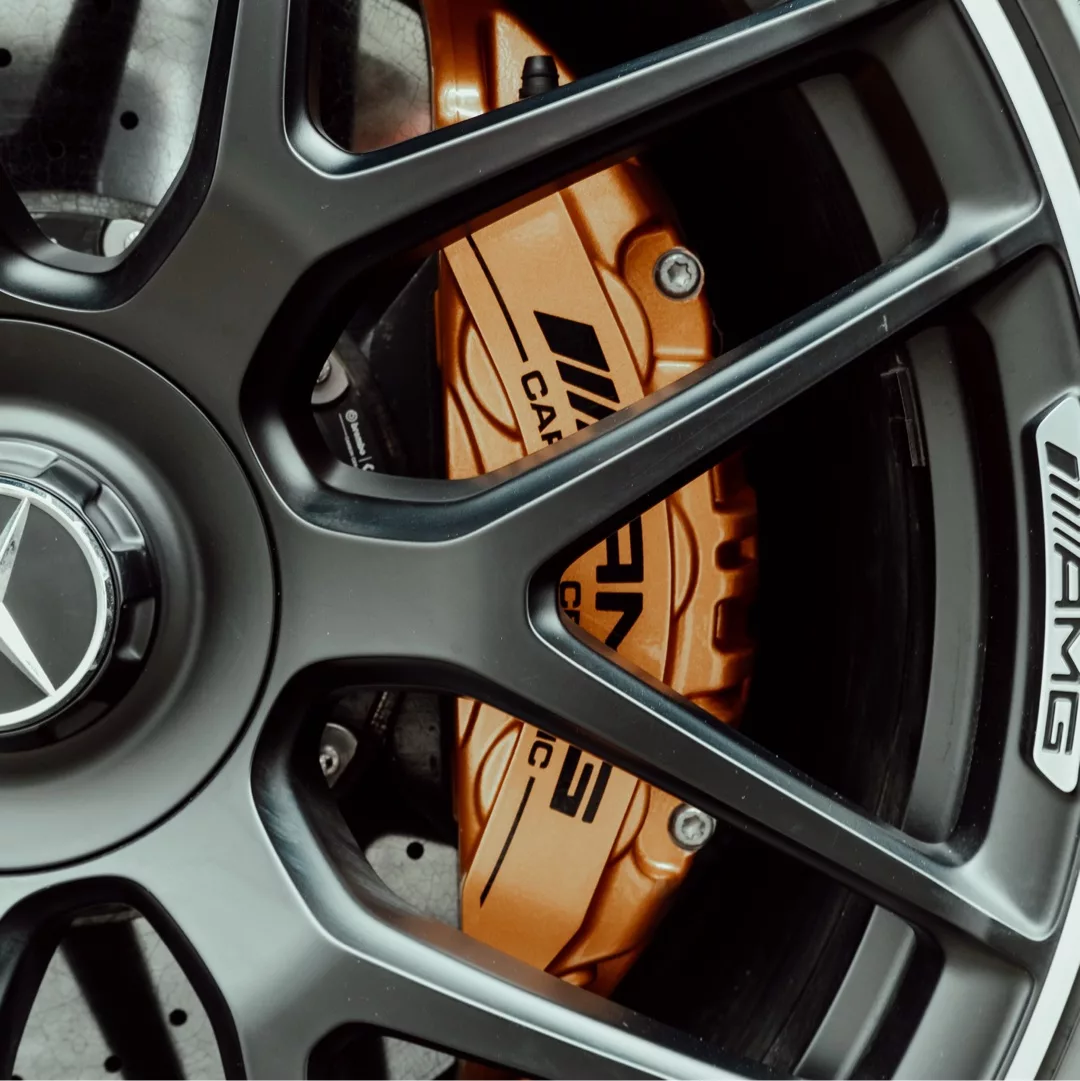 Mercedes GT63S AMG Felge und Bremssattel mieten.