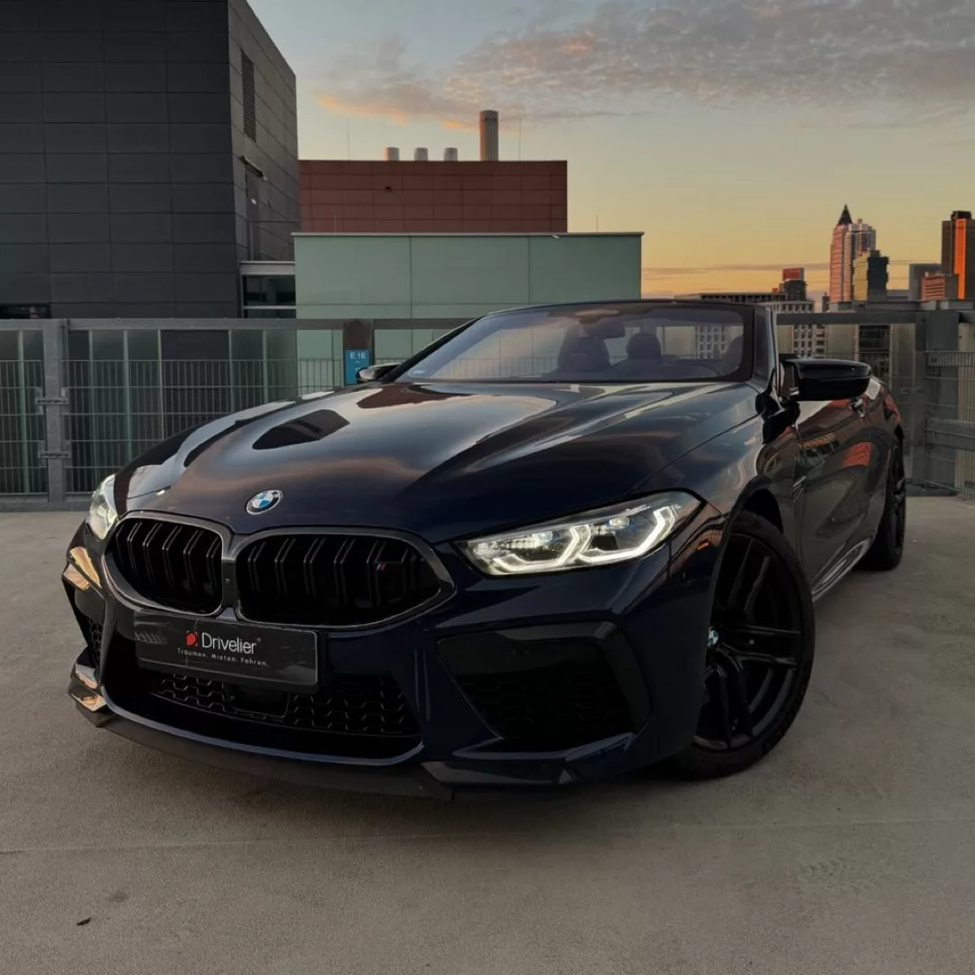 2022 BMW M8 Competition Cabrio mit 625PS, Automatik, 3.3s (0-100) - Mieten in Frankfurt