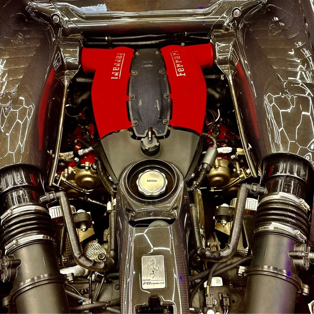 Ferrari F8 Tributo Motor nah mieten.