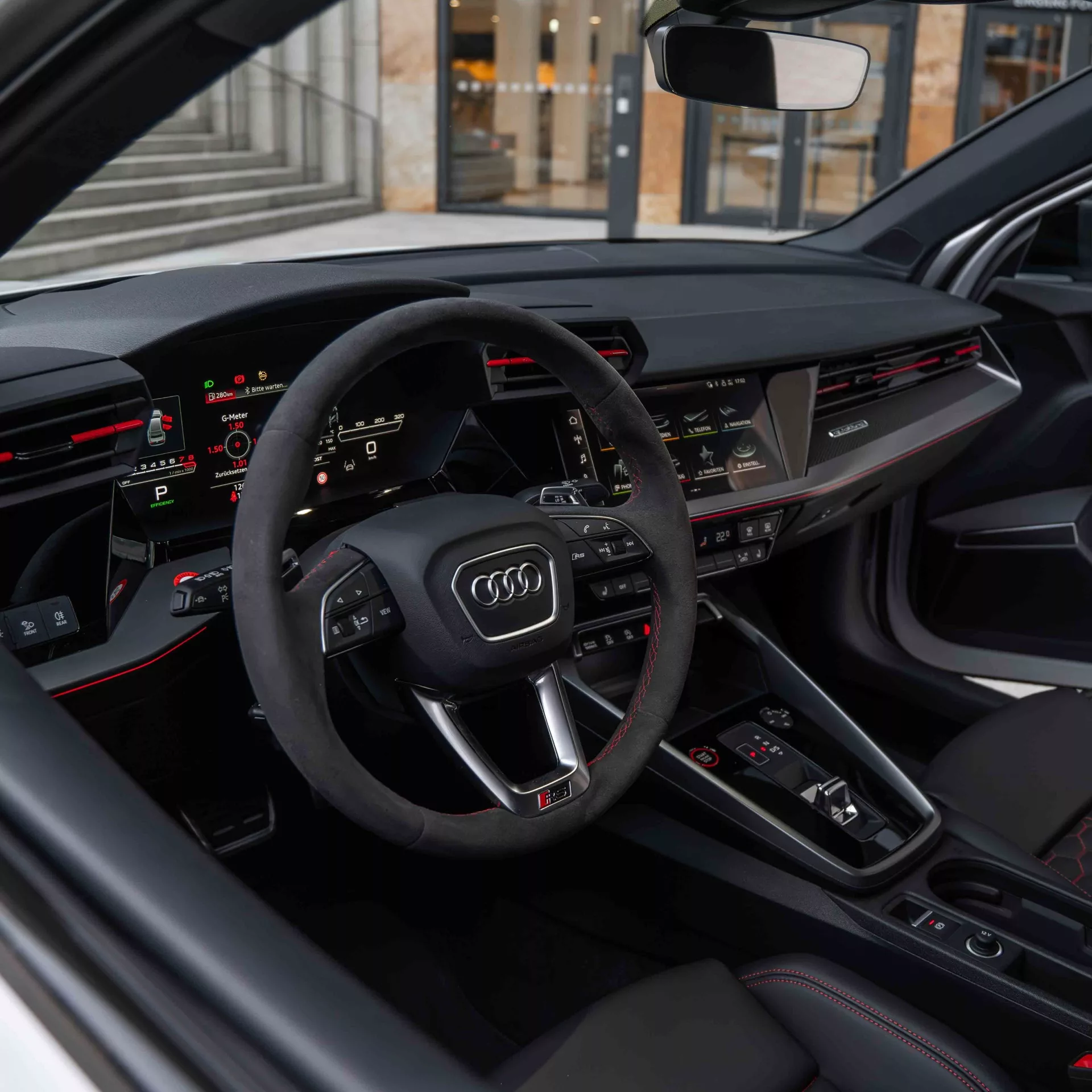 Audi RS3 Limousine Innenraum mit Sportlenkrad mieten
