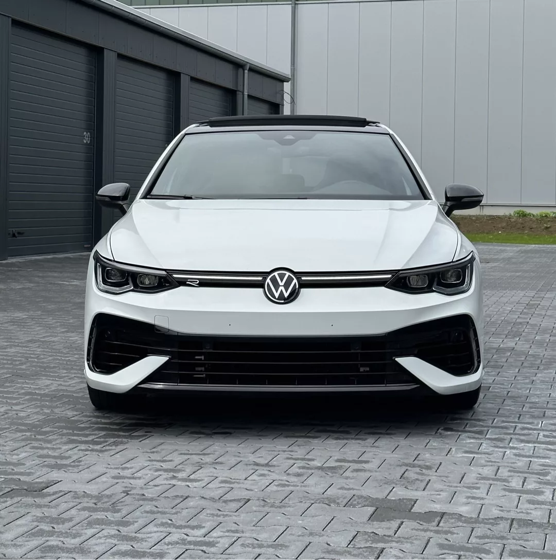 GOLF 8 R PERFORMANCE AKRA.