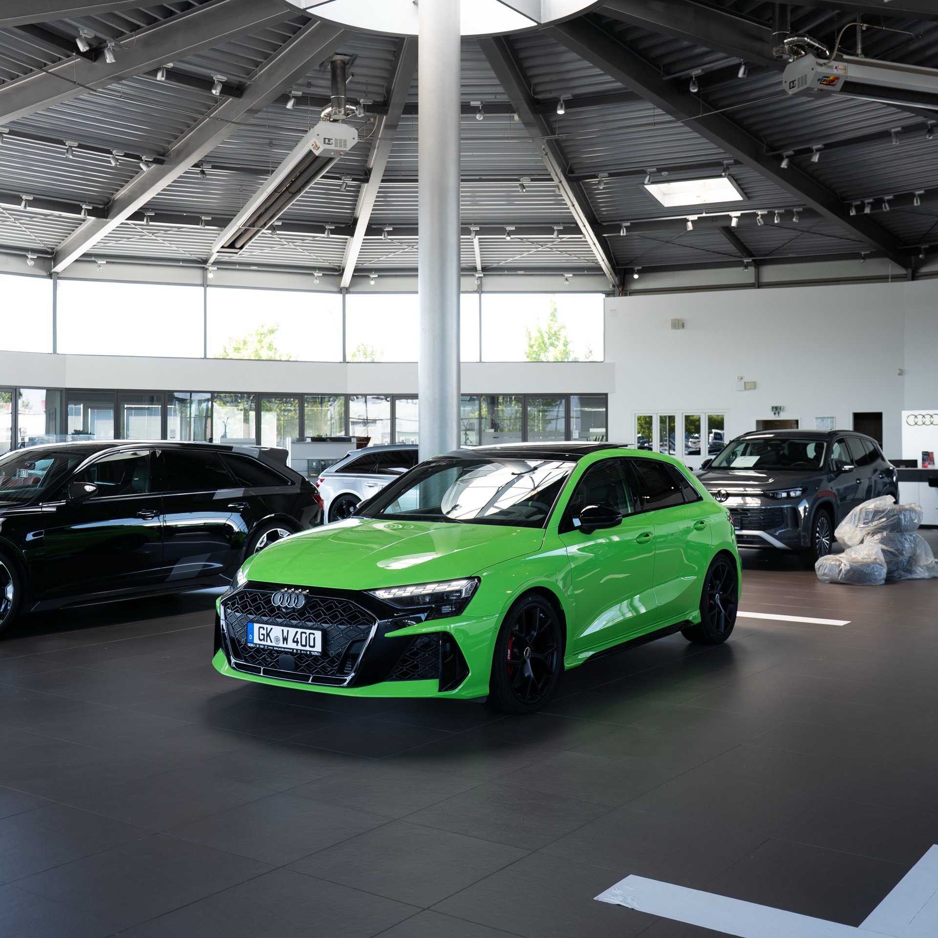 2025 🔥 Audi RS3 Sportback – 400 PS 🚀 mit 400PS, Automatik, 3.8s (0-100) - Mieten in Geilenkirchen