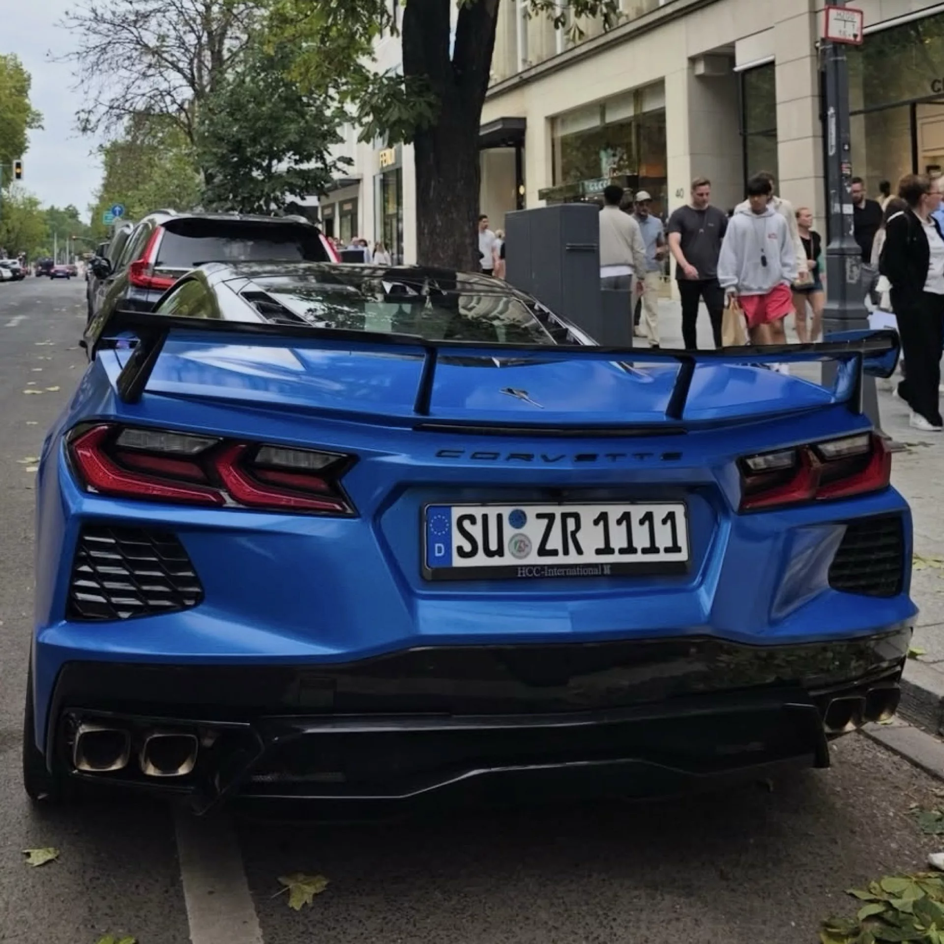 Corvette C8 Z51 in Blau von hinten mieten