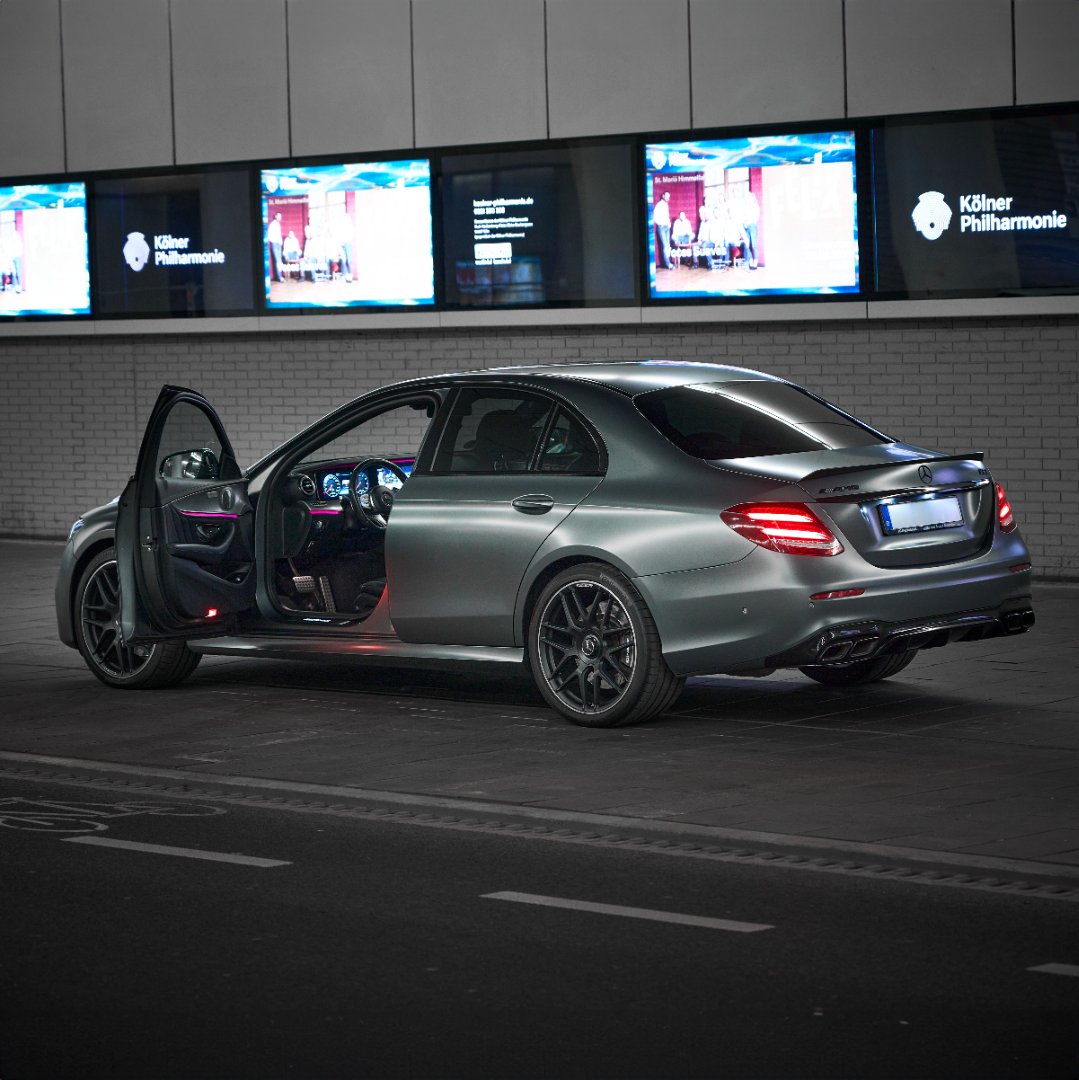 2019 Mercedes Innenraum Cockpit - Mieten in Köln