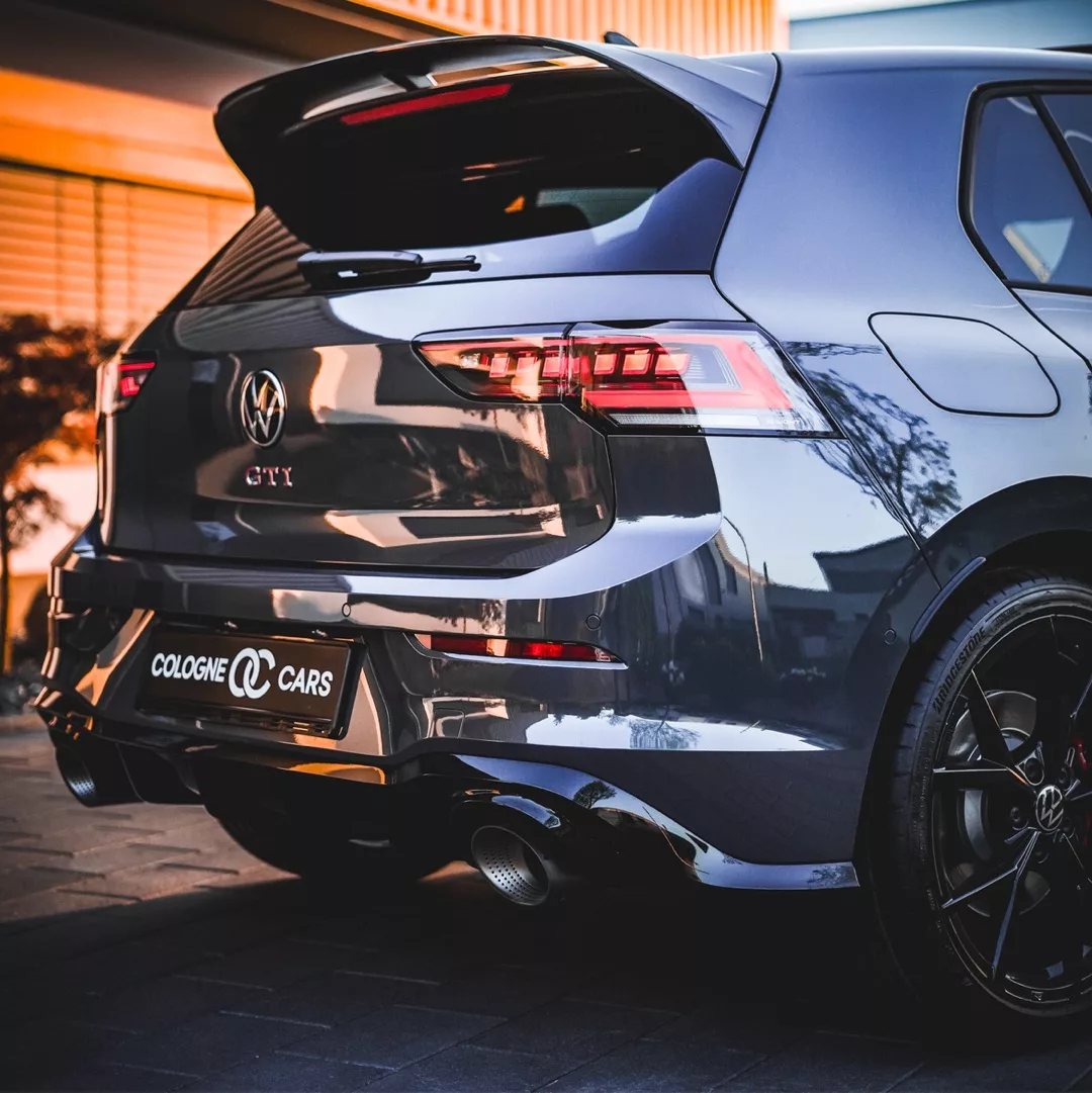 VW Golf GTI Clubsport 2025 Heckansicht in Grau mieten
