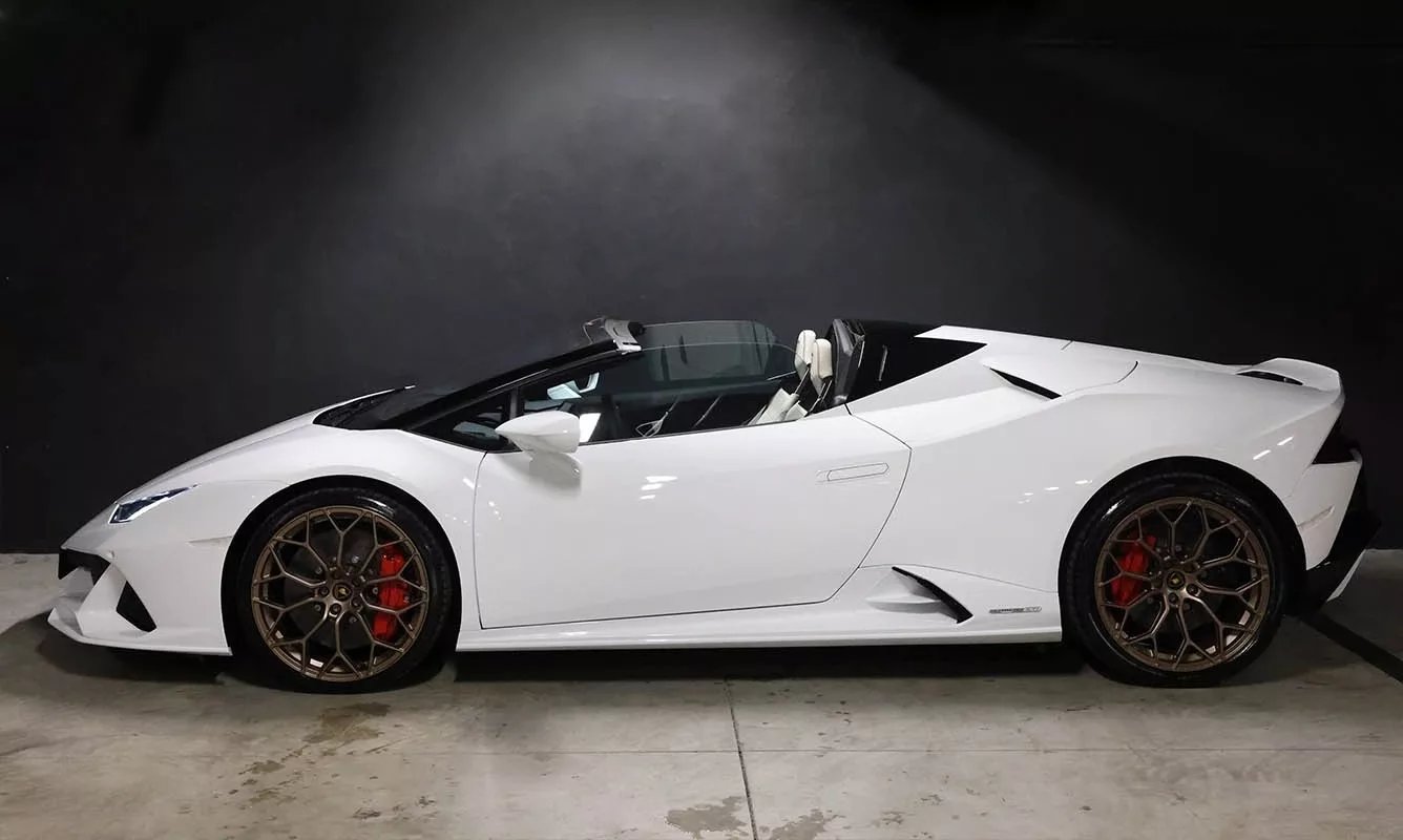 2018 Lamborghini Innenraum Cockpit - Mieten in Niedermittlau