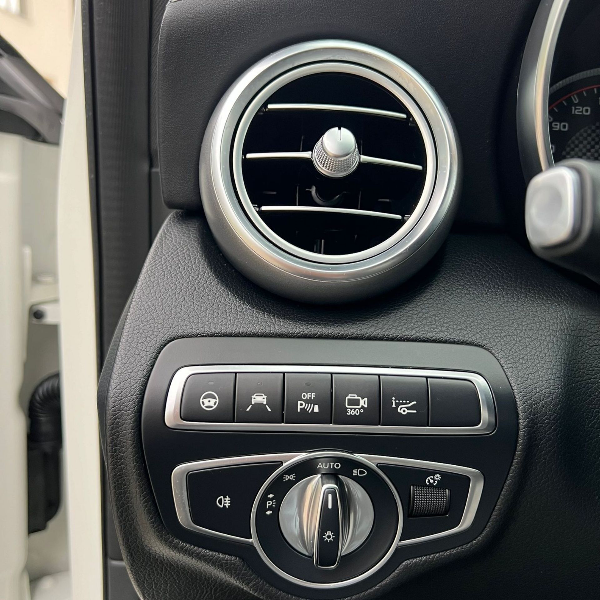 2017 Mercedes null Rückansicht - Mieten in Fellbach