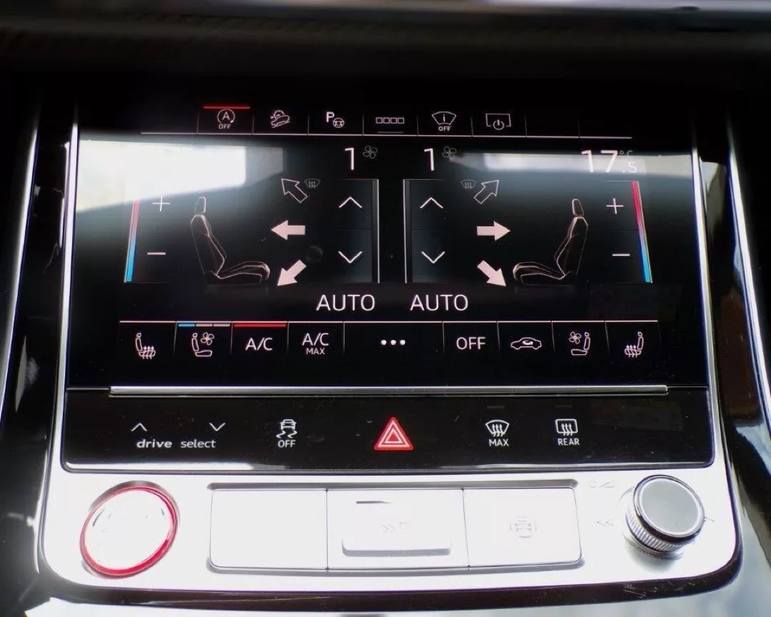 Audi RSQ8 Innenraum-Klimasteuerung mieten