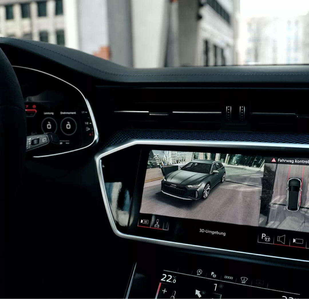 Audi RS Performance Cockpit mit Displayansicht mieten.