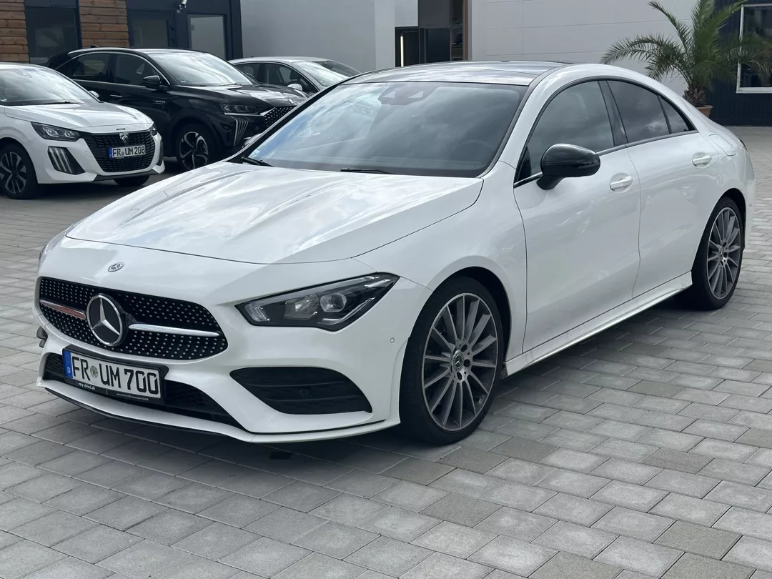 Mercedes-Benz CLA 220 AMG Line