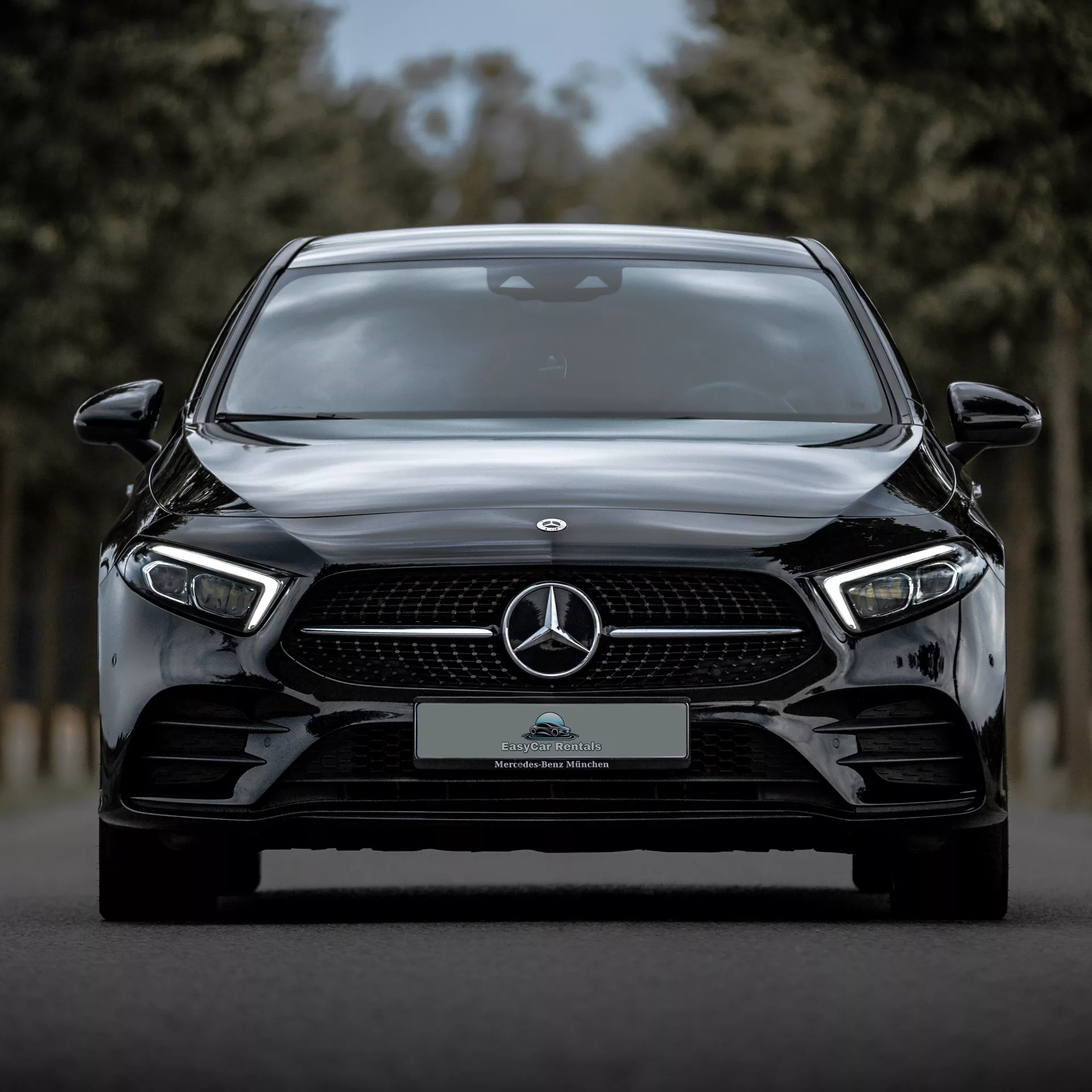 Mercedes-Benz A250e Edition in Schwarz mieten - Frontansicht