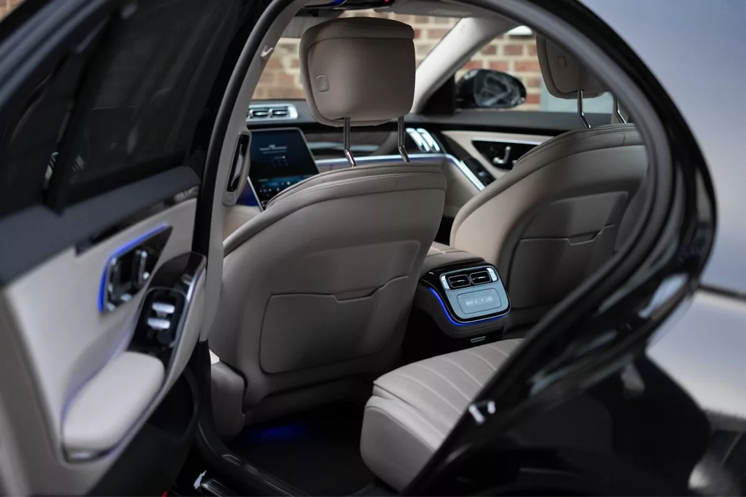 Mercedes Benz S-Klasse Innenraum mit Ledersitzen mieten