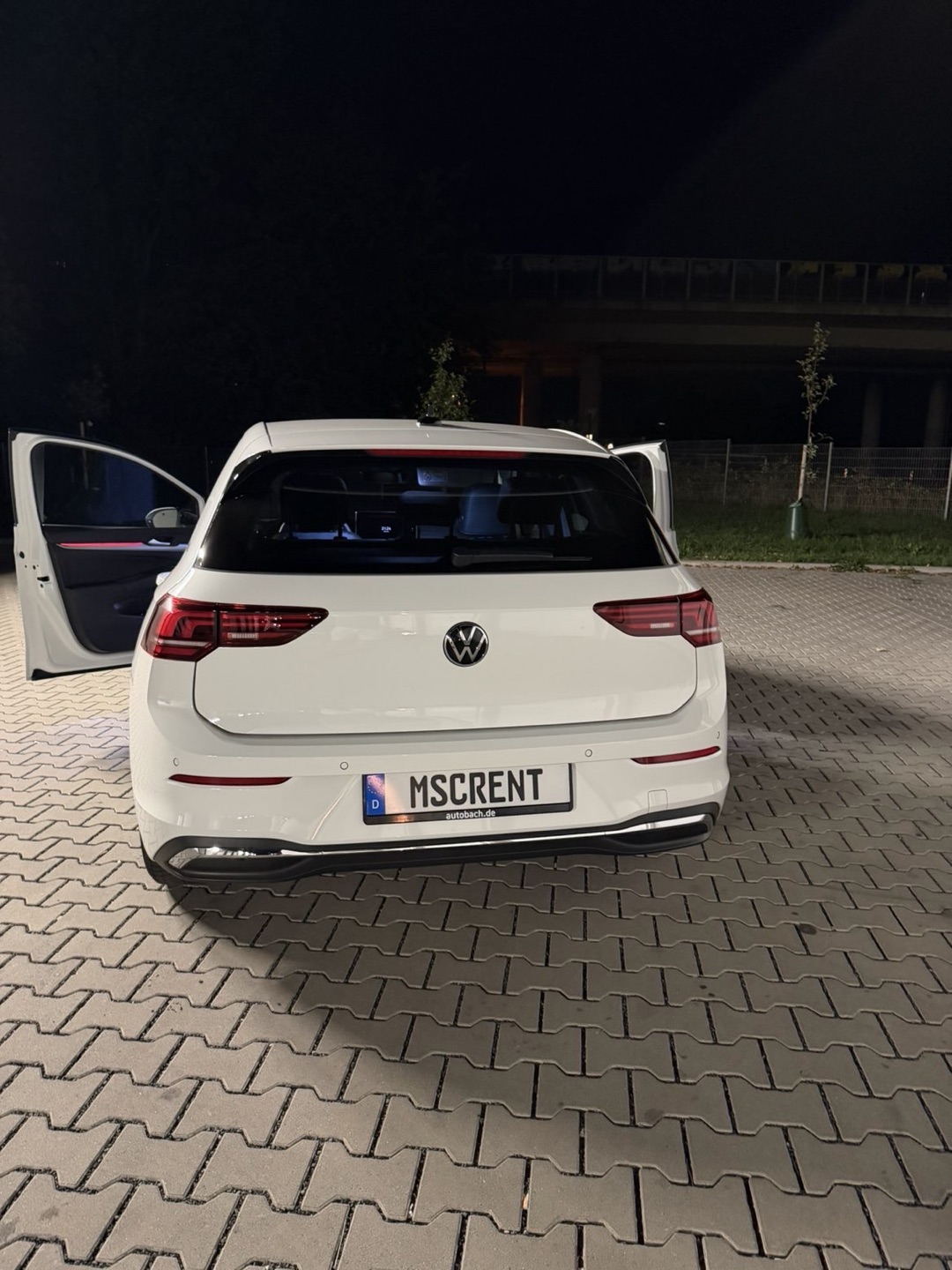 2025 VW null Seitenansicht links - Mieten in Hanau