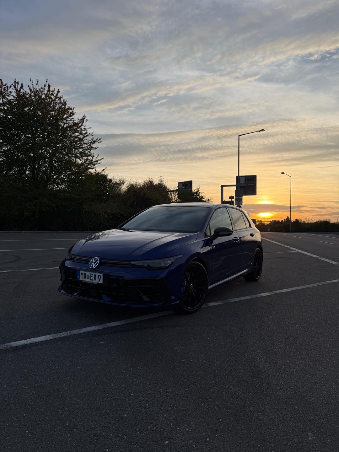 2026 VW null Frontansicht - Mieten in Mannheim