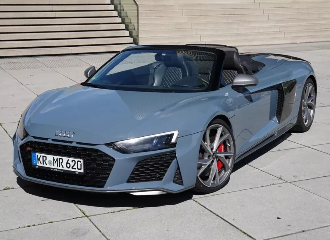 2022 Audi R8 Spyder mit 620PS, Automatik, 3.1s (0-100) - Mieten in Krefeld