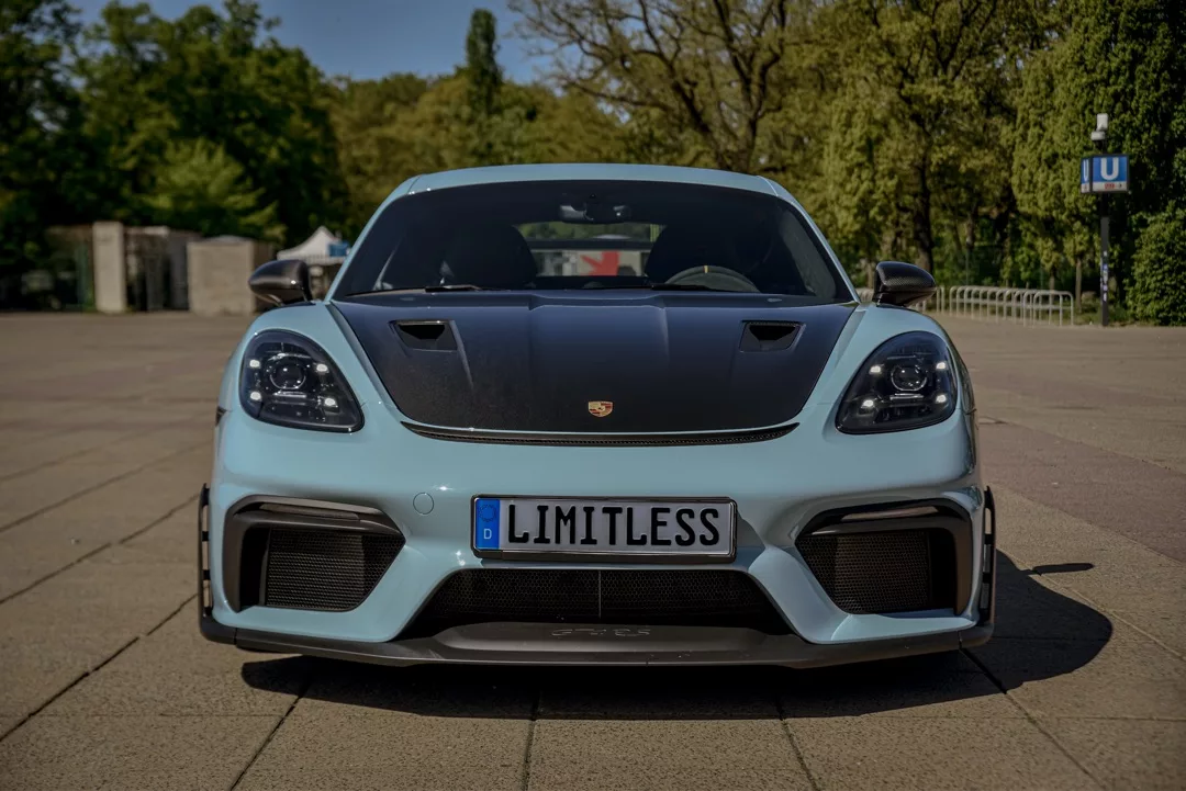 Porsche 718 GT4 RS 2025 in Blau, Frontansicht mieten