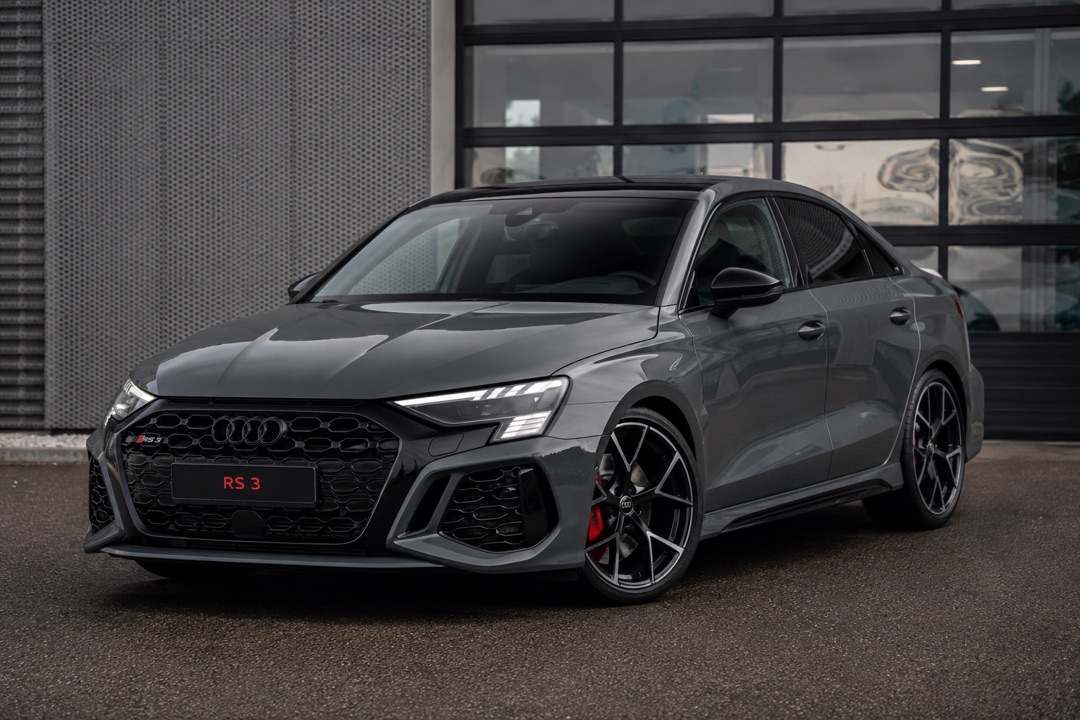 2023 Audi RS3 Limousine – 400 PS Performance in Daytonagrau mit 400PS, Automatik, 3.8s (0-100) - Mieten in Homberg (Ohm)