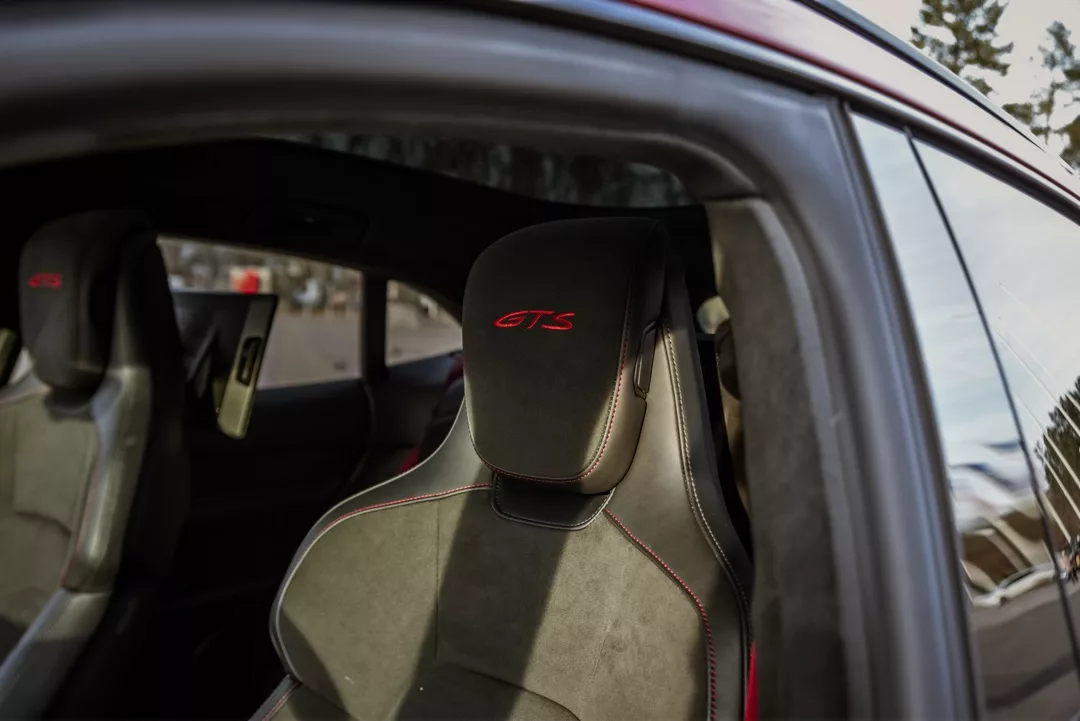 Porsche Taycan GTS SportTurismo Innenraum-Detailansicht mieten