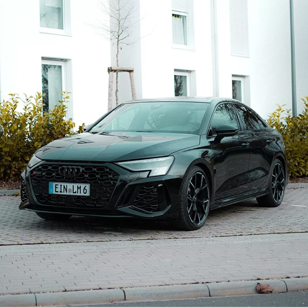 2023 Audi RS3 mit 400PS, Automatik, 4.1s (0-100) - Mieten in Einbeck
