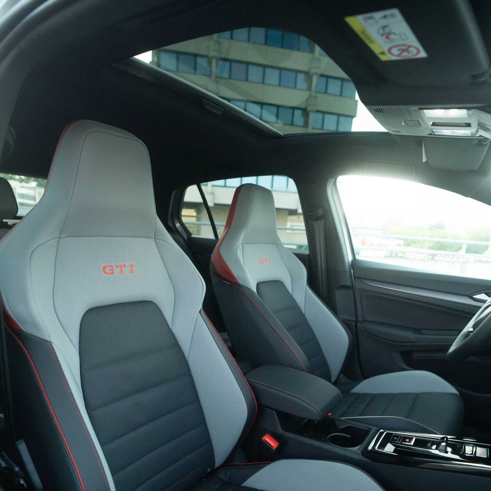 VW Golf GTI Clubsport Innenraum mit Sportsitzen mieten