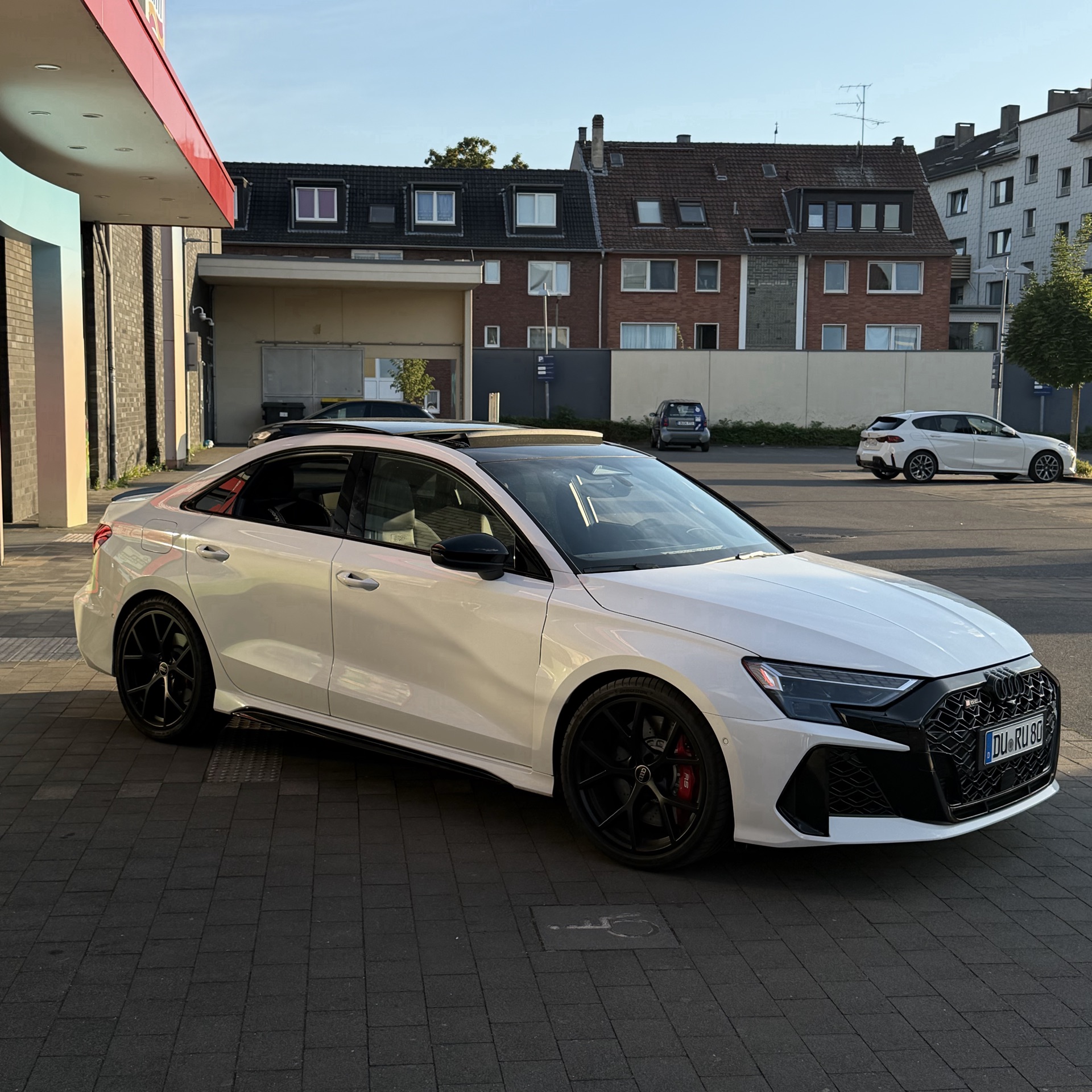 2026 Audi null Seitenansicht links - Mieten in Duisburg