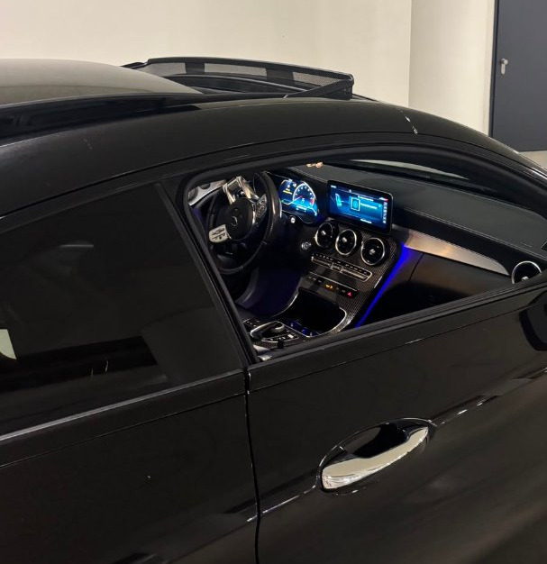 2023 Mercedes Innenraum Cockpit - Mieten in Wiesbaden