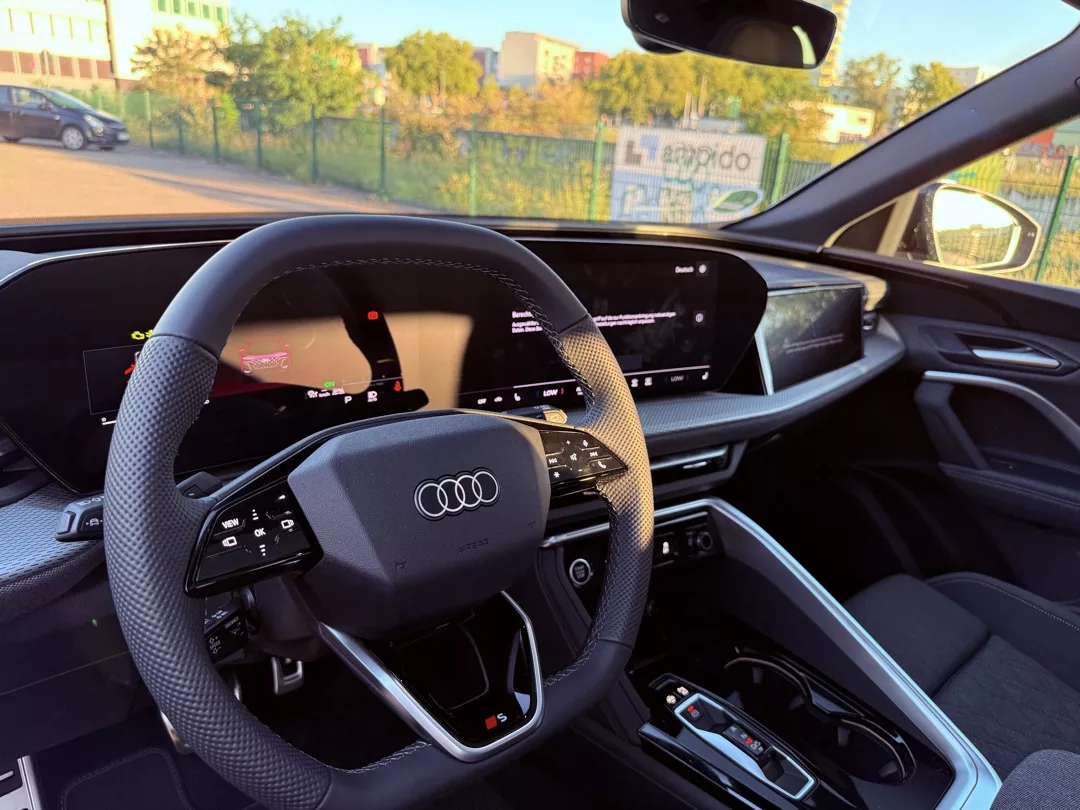 Audi Q5 S line Innenraum mit digitalem Cockpit mieten