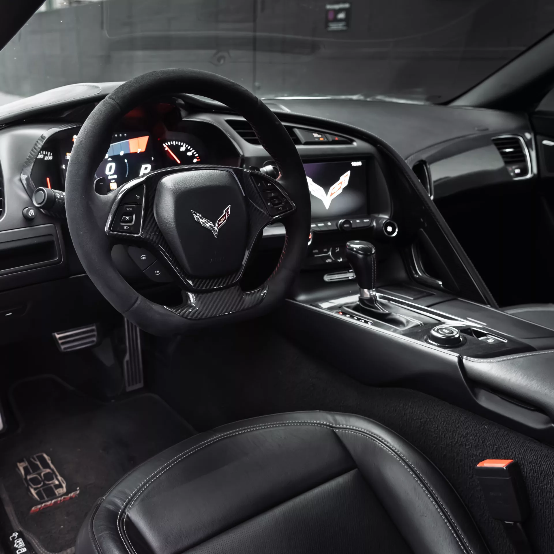 Corvette C7 Grand Sport ZR1 Innenraum mit schwarzem Leder mieten.