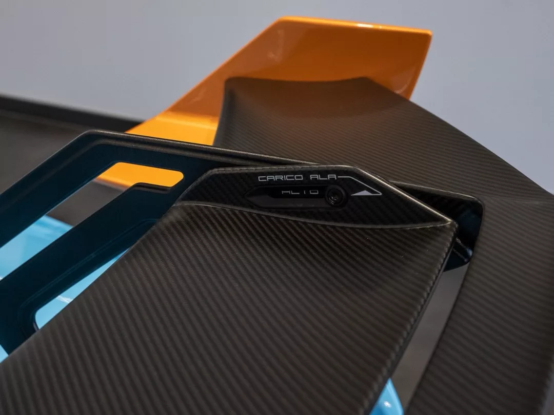 Lamborghini Huracan STO Heckflügel Detailansicht mieten