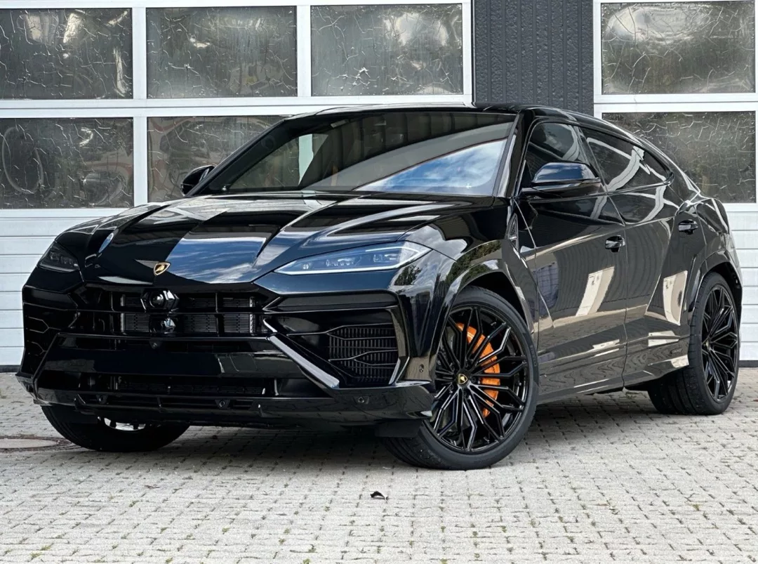 2025 Lamborghini Urus SE mieten Lambo 800PS Sportwagen Hochzeitsauto mit 800PS, Automatik, 3.4s (0-100) - Mieten in Berlin