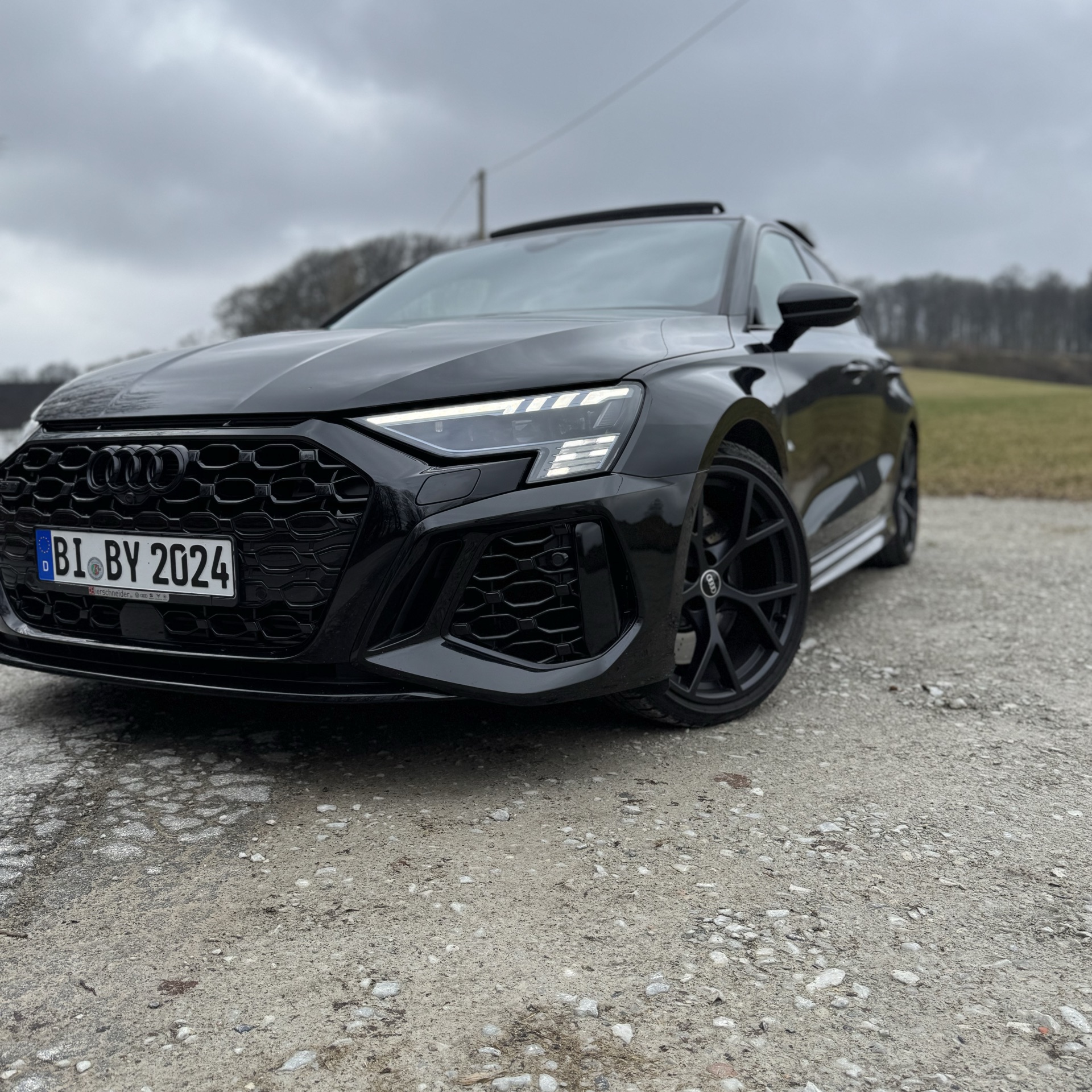 2024 Audi RS 3 PERFORMANCE mit 400PS, Automatik, 3.8s (0-100) - Mieten in Bielefeld