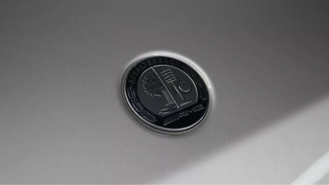Mercedes-Benz G63 AMG Detailansicht Logo mieten