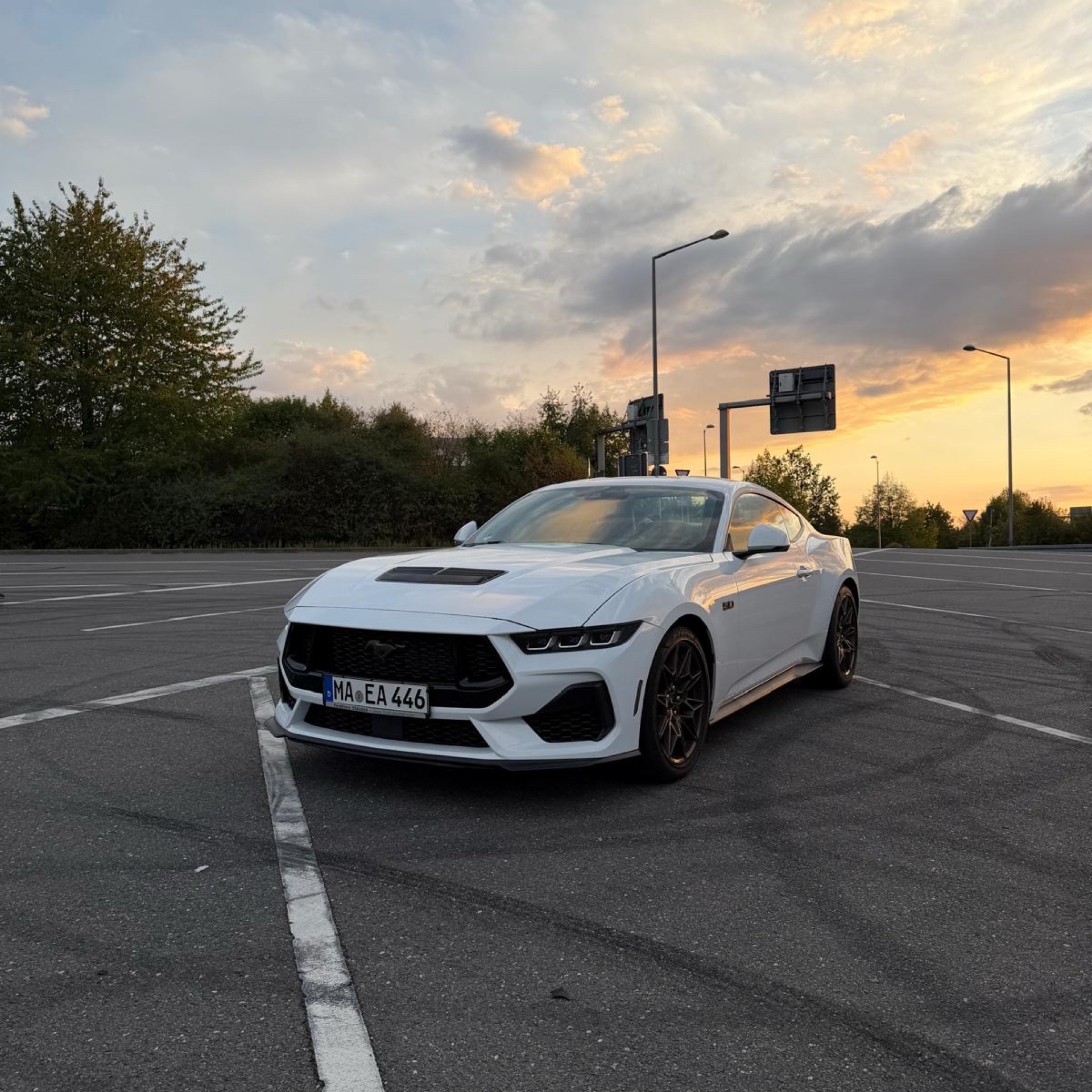 2025 Ford Mustang GT mit 446PS, Automatik, 4.9s (0-100) - Mieten in Mannheim
