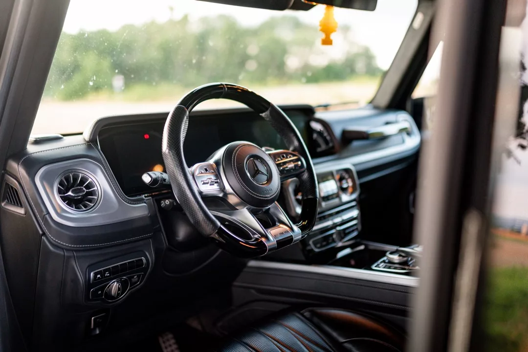 Mercedes G63 AMG Innenraum mit Lederausstattung mieten