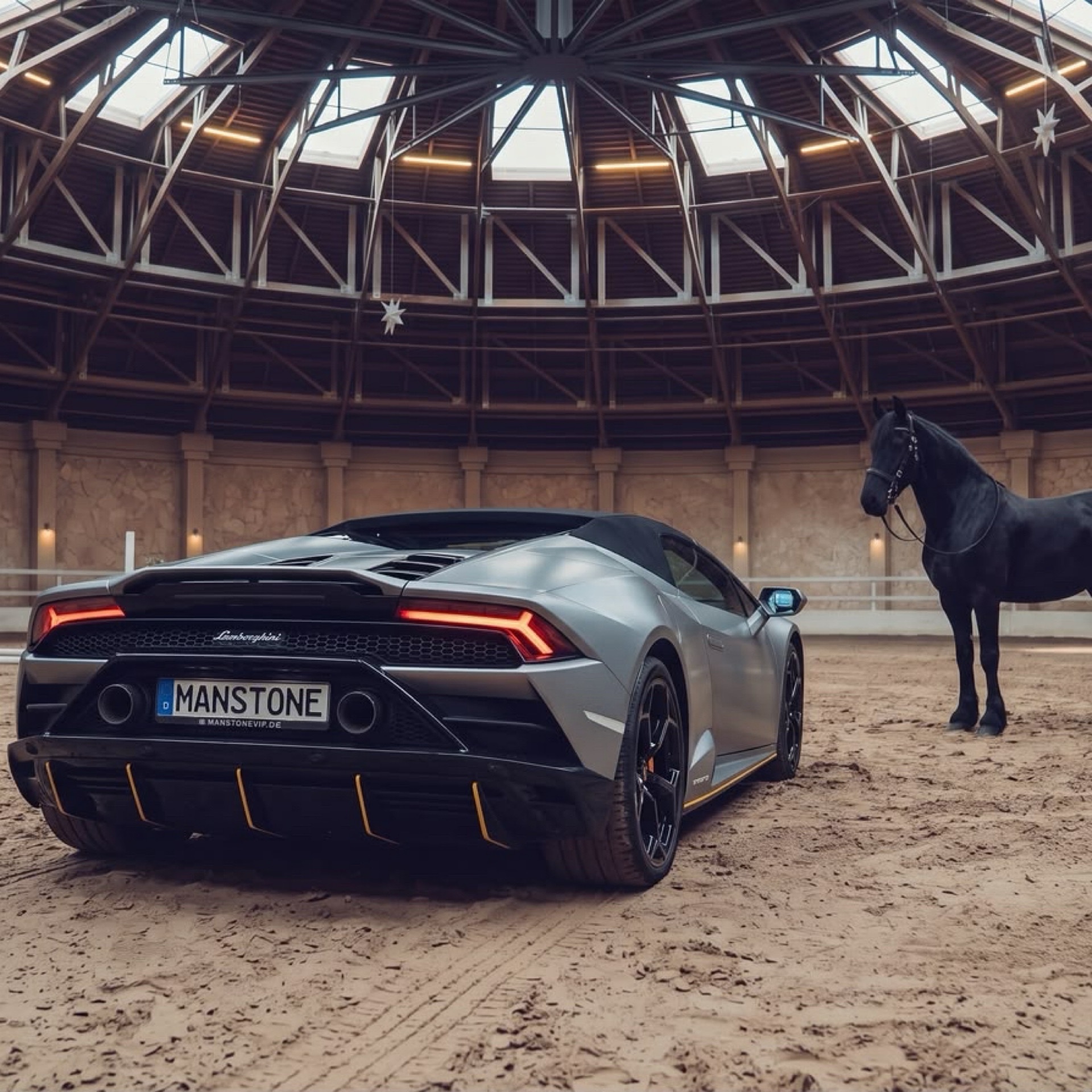 2023 Lamborghini null Rückansicht - Mieten in Berlin