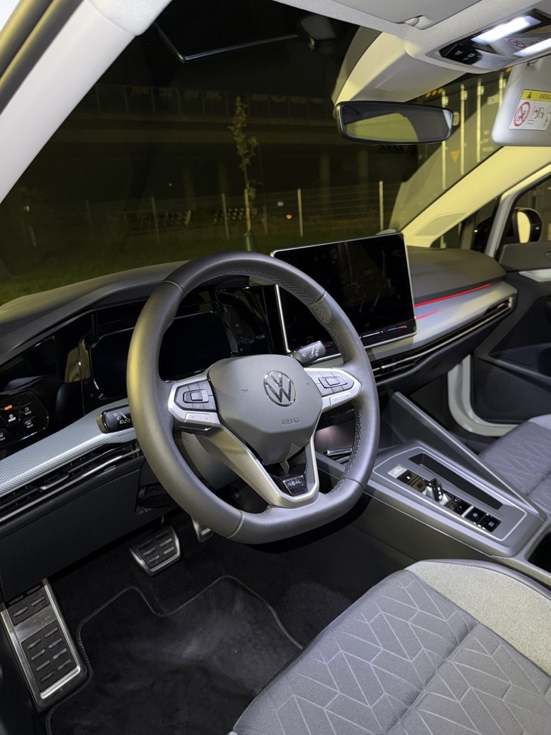 2025 VW null Detail - Mieten in Hanau