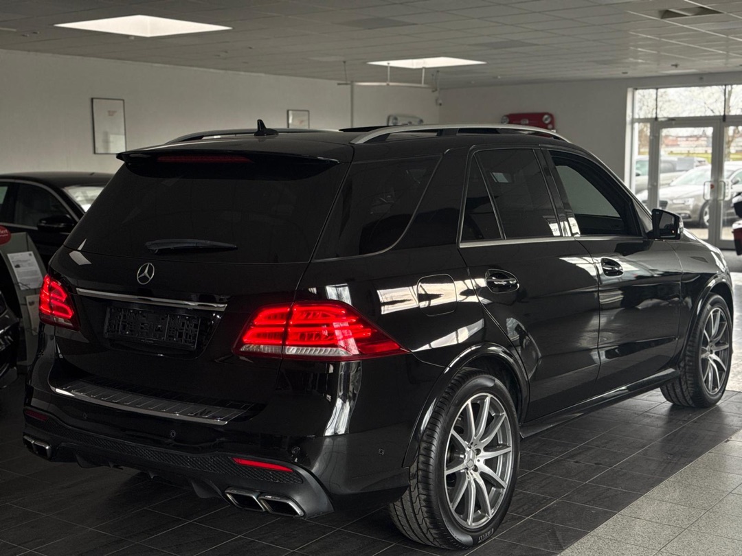 2018 Mercedes null Seitenansicht links - Mieten in Schramberg