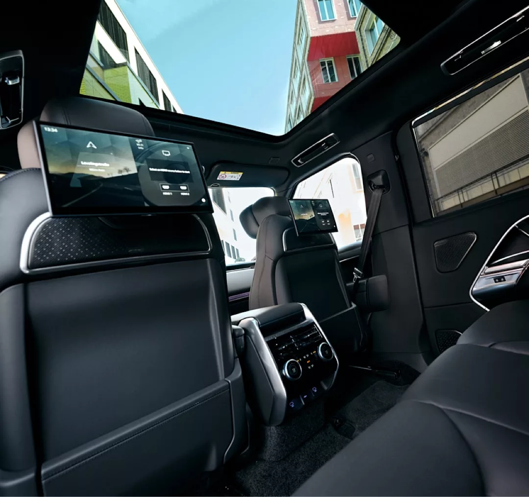 Range Rover Autobiography Innenraum mit Displays mieten