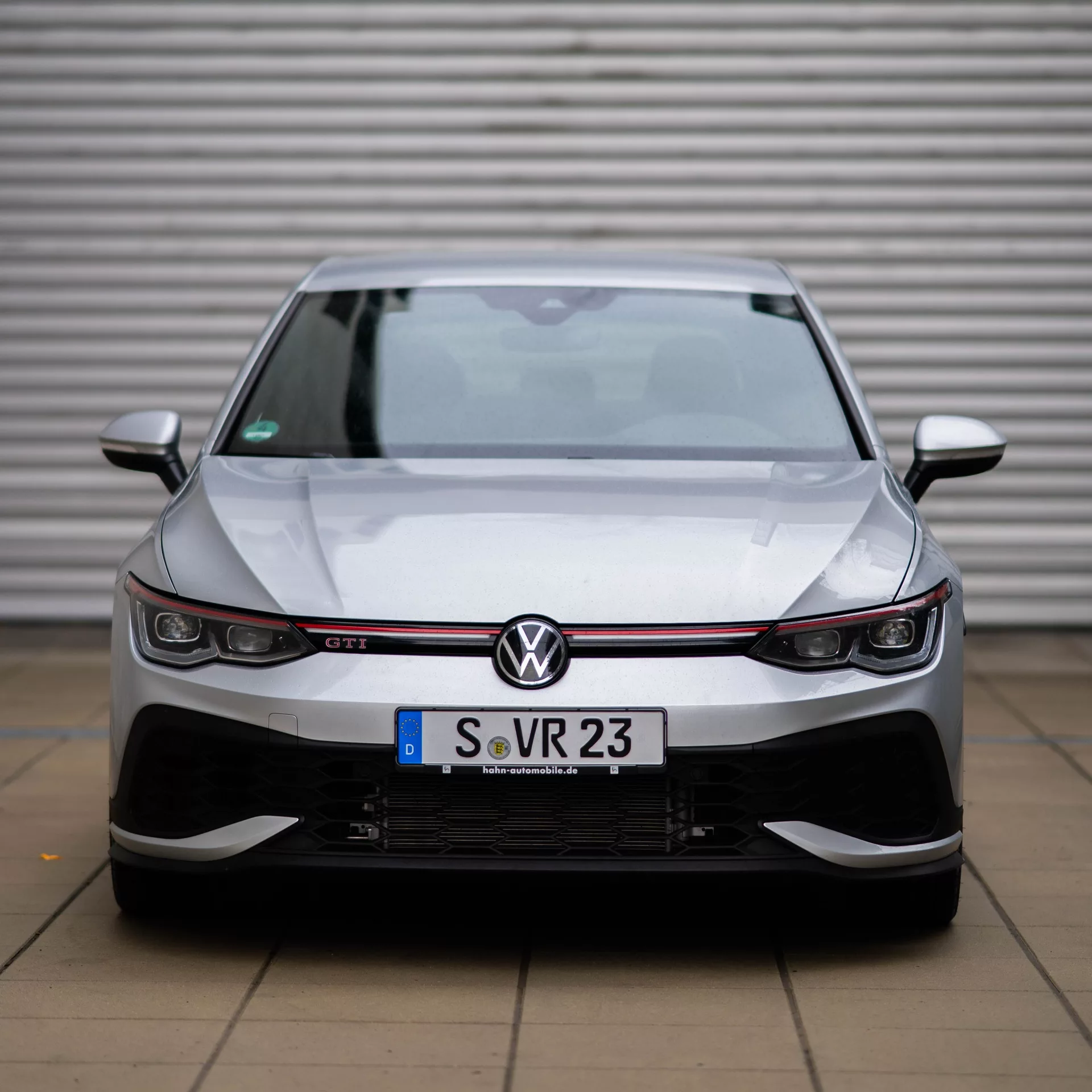 Golf GTi Clubsport Performance Paket in Silber mieten - Frontansicht.